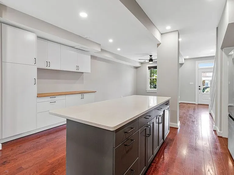 413 Buchanan St NW — Photo 3