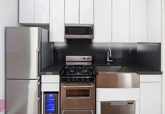 2nd image of 232 W 14th St #1C