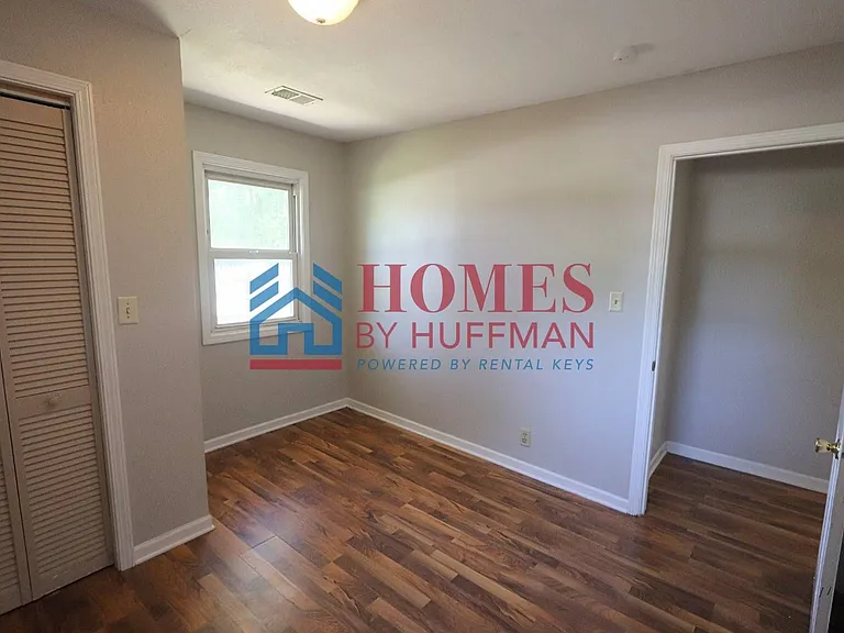 515 E Brumfield Ave — Photo 18