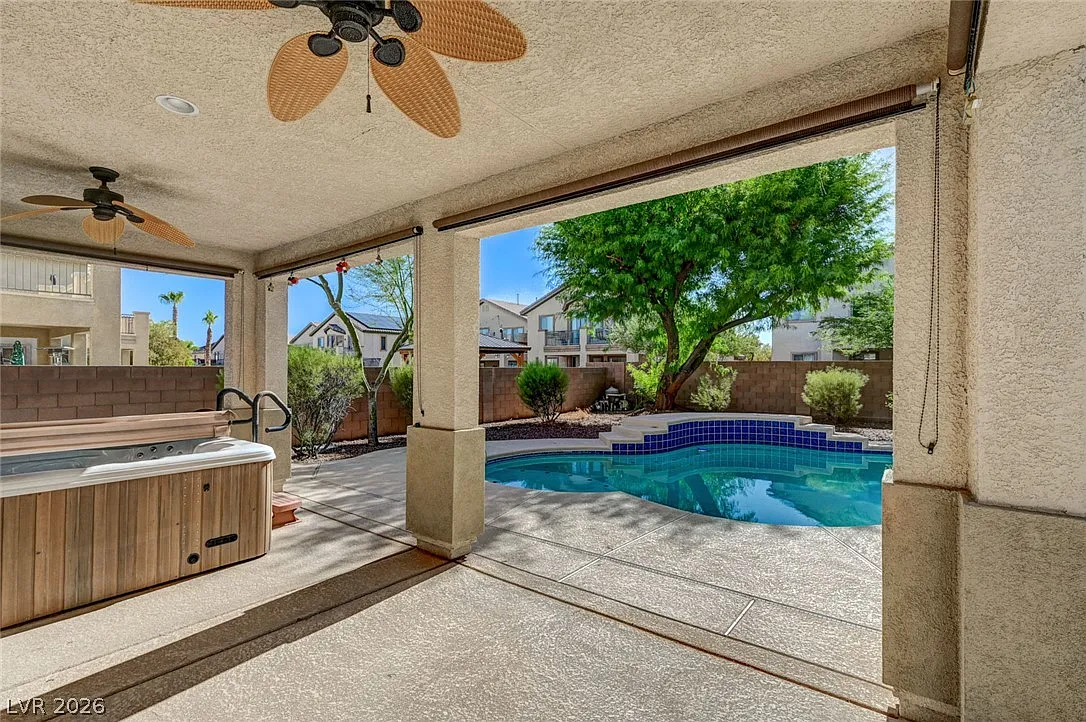 3 bed, 3.0 bath, 2356 sqft, $3,000 — Photo 4
