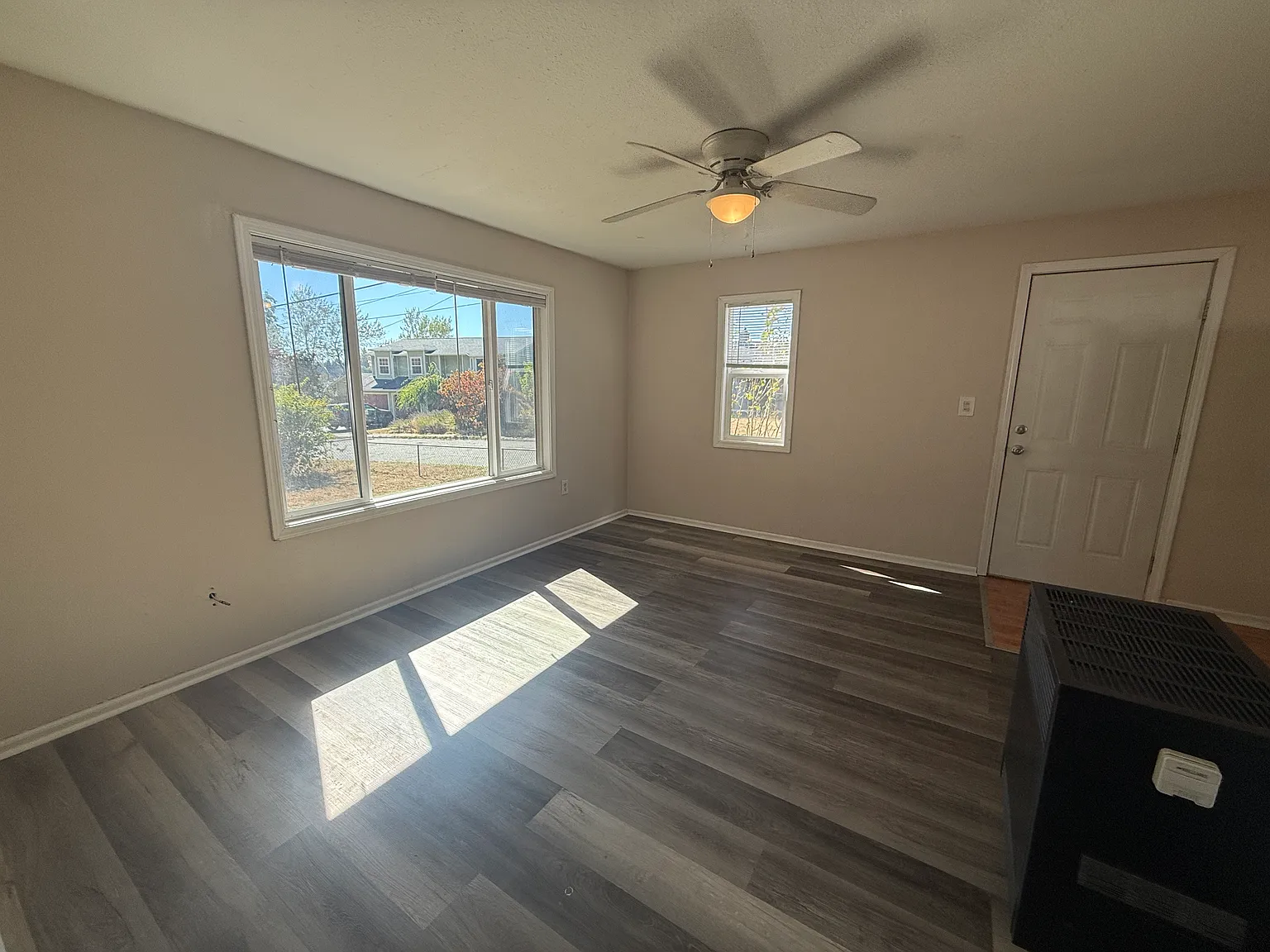 3 bed, 900 sqft, $1,500 — Photo 4