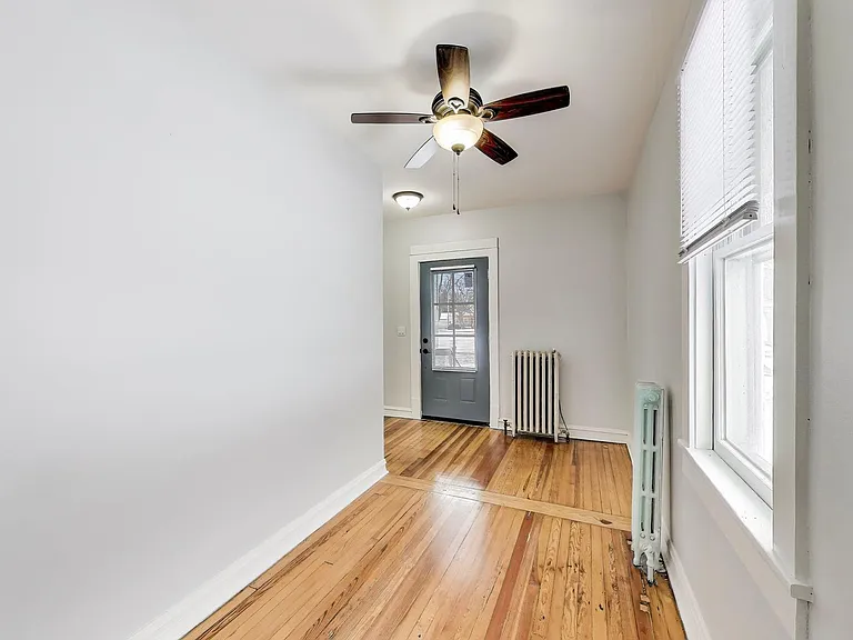 1638 Oakwood Ave — Photo 9