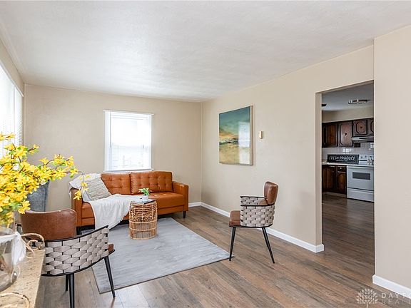 5th image of 4337 Woodcliffe Ave