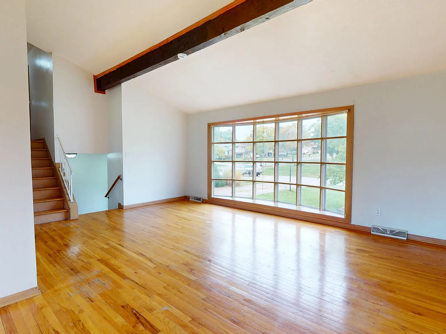 4 bed, 1800 sqft, $2,300 — Photo 3