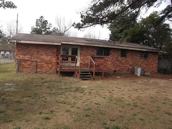 4th image of 1420 Springview Dr
