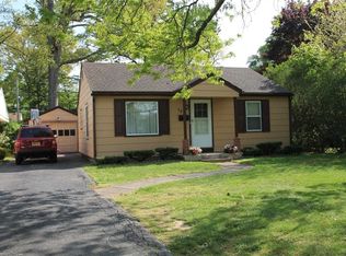 123 Desmond Rd, Rochester, NY 14616