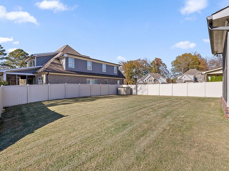 2nd image of 1037 Stone Ledge Ln