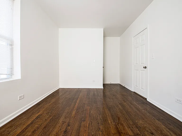 6715 S Dorchester — Photo 13