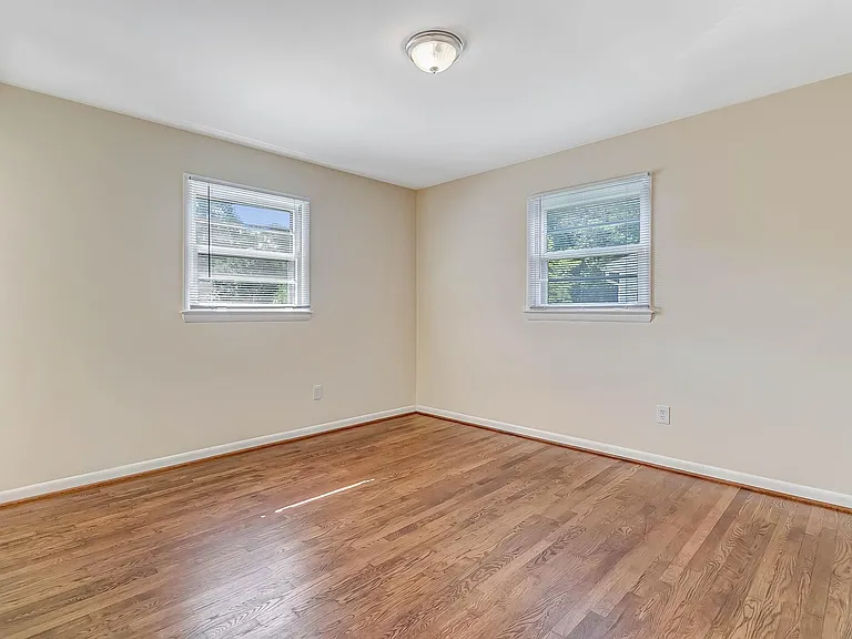 8808 Patricia Ct — Photo 30