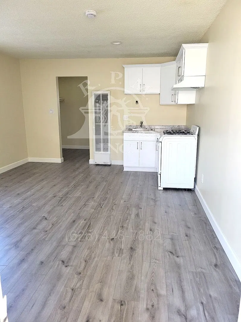 Bryant Rd 11509-11517 — Photo 1