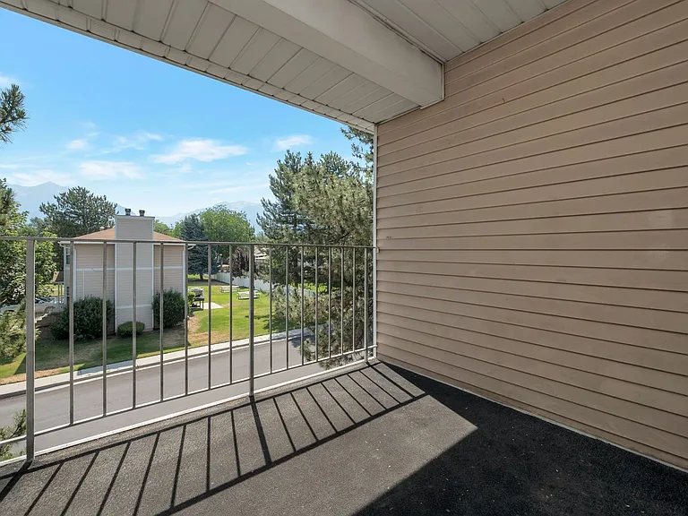 9118 S Scirlein Dr — Photo 16