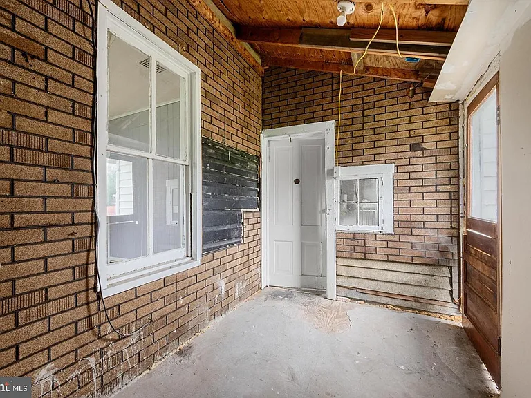 309 N Lawrence St — Photo 12