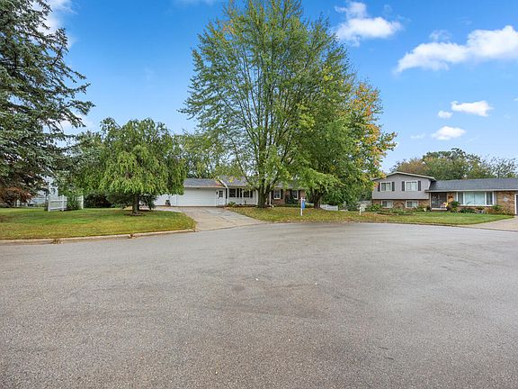 4th image of 5442 Rockridge Dr NE