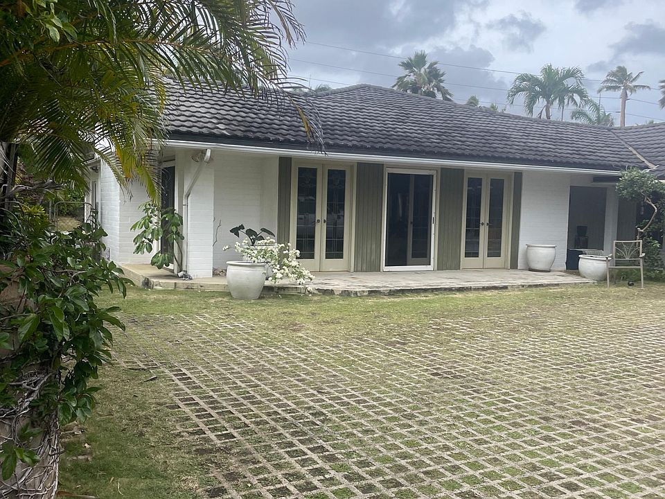 Entrance to property.
