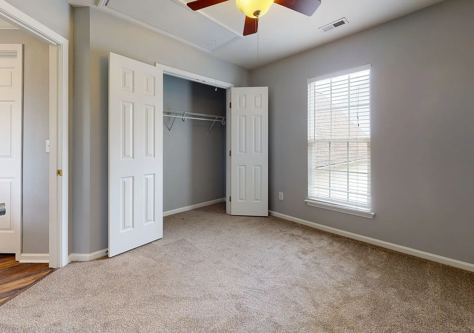 5 Bedroom 4 Bath Single Family Home with Garage - Furnished or Unfurnished — Photo 4