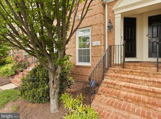 7121 Little Thames Dr #203, Gainesville, VA 20155