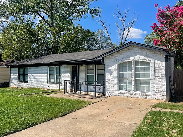 1225 Harrison Ln — Photo 16