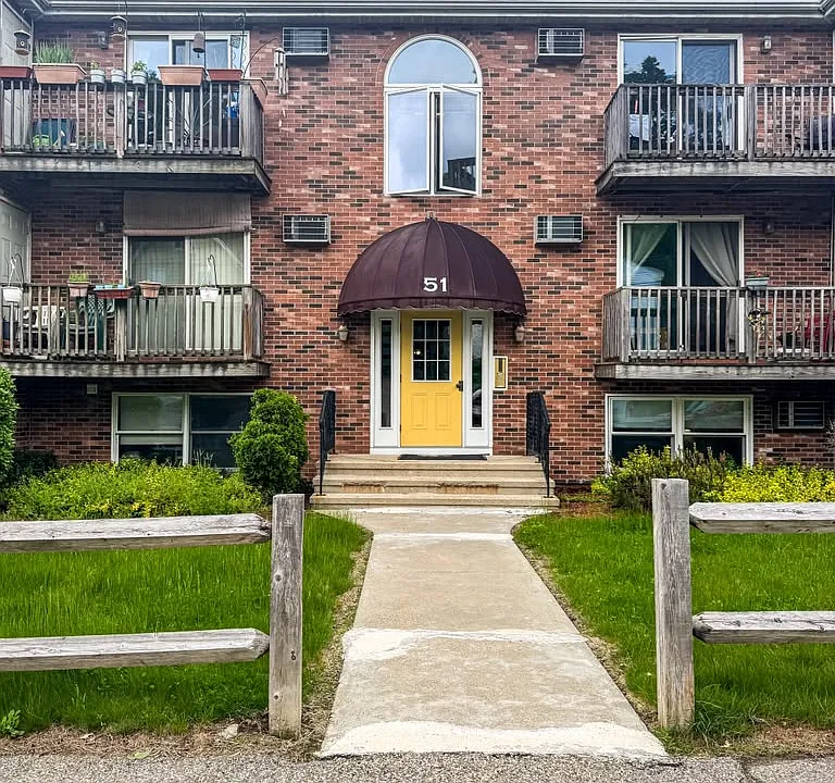 51 Alvarado Ave #101