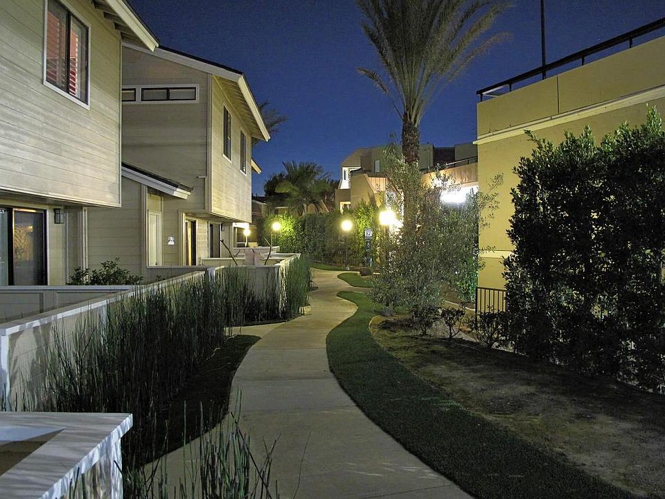 1st image of 15555 Huntington Village Ln APT 4-092