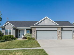 2414 Hallbrook St SW, Cedar Rapids, IA 52404