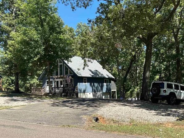 995 Holiday Hills Ln, Counce, TN 38326