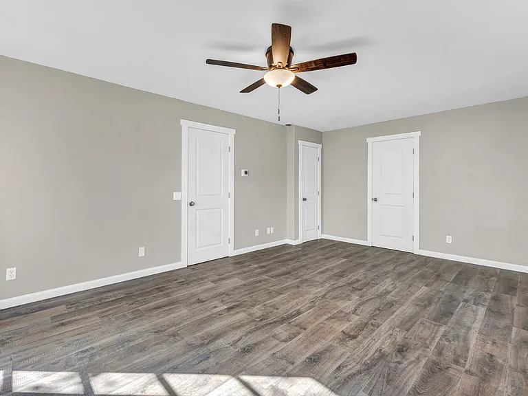 604 Pine St — Photo 15