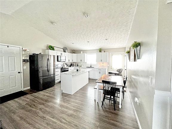 5th image of 1439 S Baker St