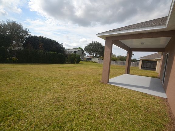 3rd image of 1131 Creekview Ct