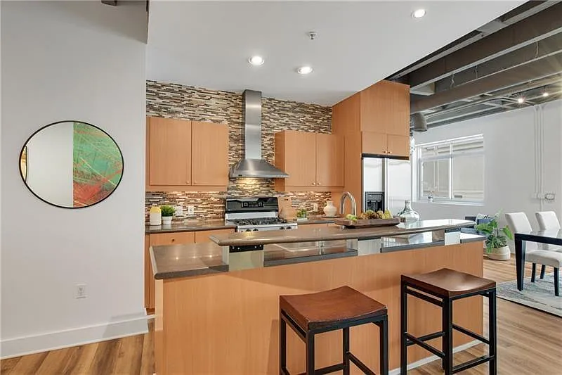1 bed, 1.0 bath, 1175 sqft, $2,200 — Photo 4
