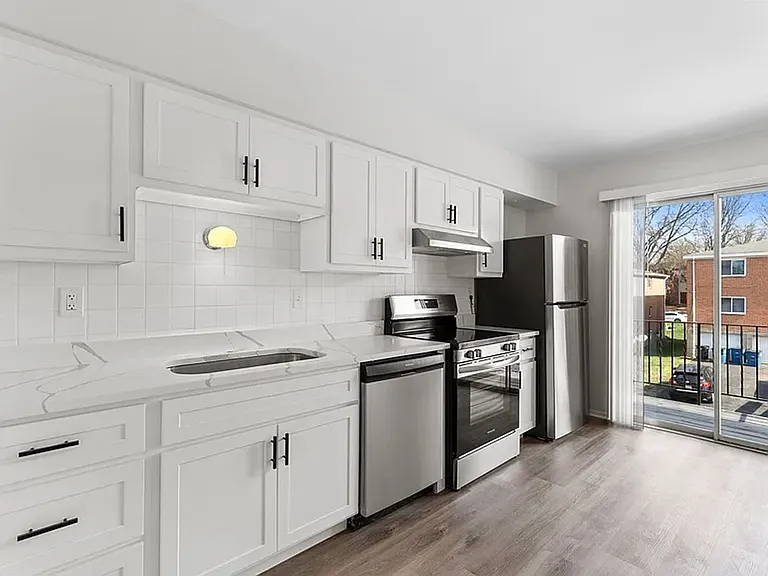 10017-10021 Rodium Dr — Photo 5