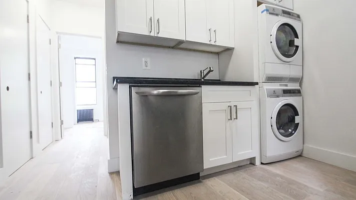 Rented by Nooklyn NYC LLC | media 23