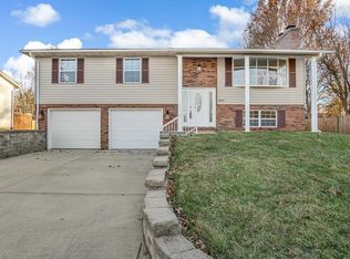 203 Elvira Dr, Smithton, IL 62285
