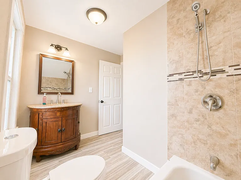 1207 E 55th St #1 — Photo 16