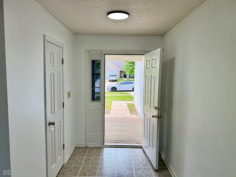 652 Loon Ln — Photo 12