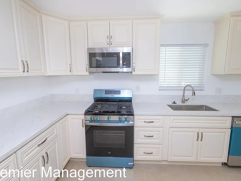 605-609 Prescott Ave — Photo 4