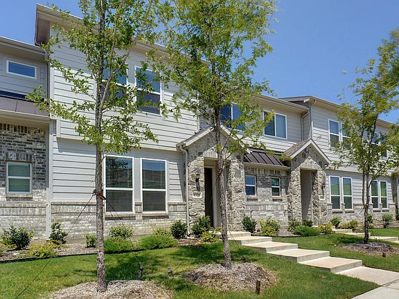 2nd image of 1329 Pebblebrook Dr