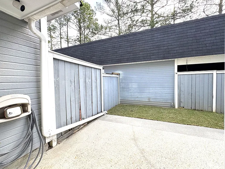 5900 Grelot Rd #504 — Photo 29
