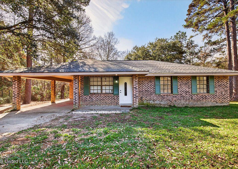 1st image of 43 Pine Hill Dr