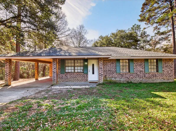 43 Pine Hill Dr, Carriere, MS 39426
