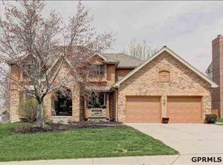 16272 Holmes St, Omaha, NE 68135