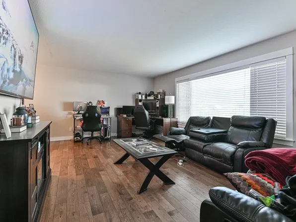 46512 Brice Rd, Chilliwack, BC V2P 3V5