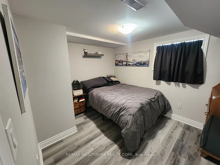 281 E 34th St #BASEMENT — Photo 14