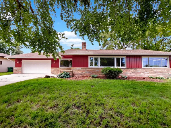 4717 Perry Ave N, Crystal, MN 55429