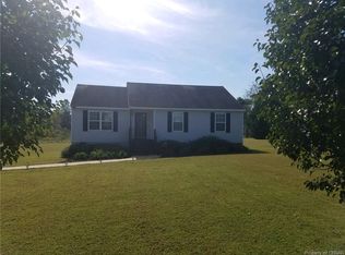 24 Healys Trace Ln, Locust Hill, VA 23092