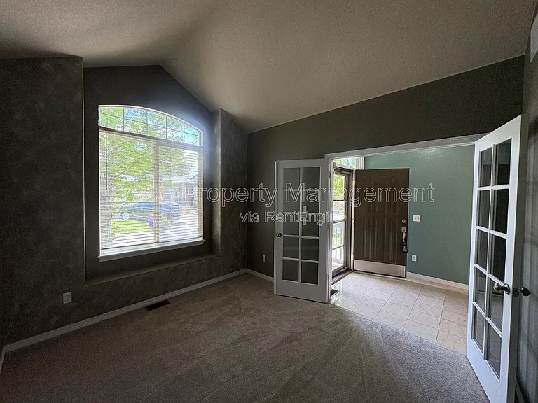 1730 S Poplar St — Photo 3