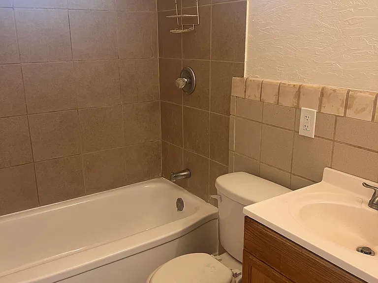 2536 S Treat Ave — Photo 2