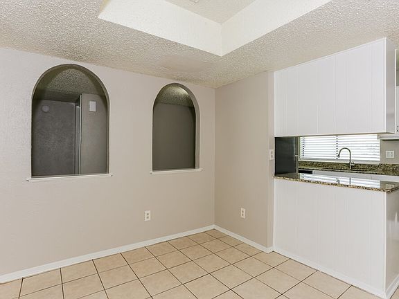 4th image of 2505 Crown Cir