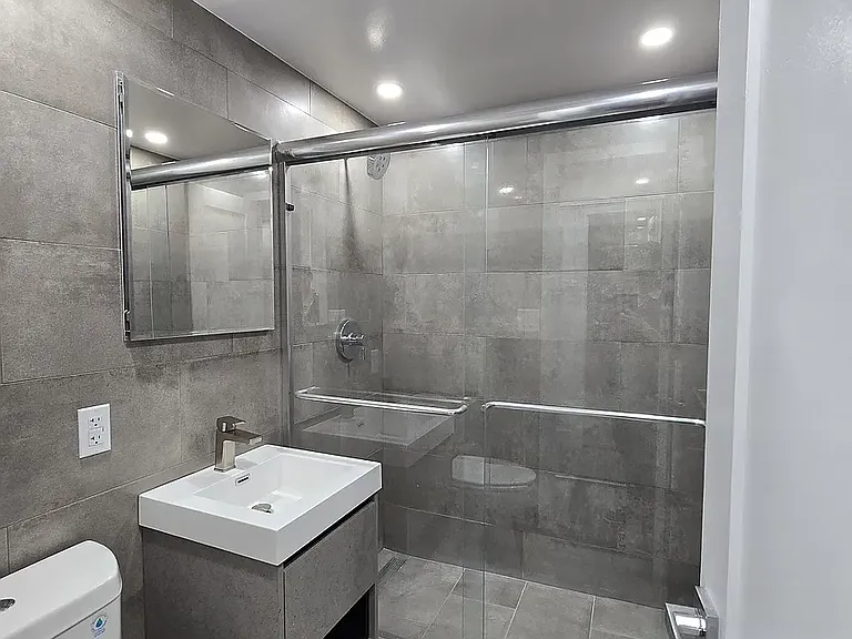 216 E 29th St #5E — Photo 11