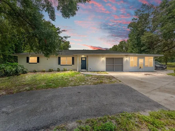 2439 Griffin Ave, Lady Lake, FL 32159