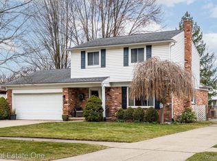 14743 Westpoint Dr, Sterling Heights, MI